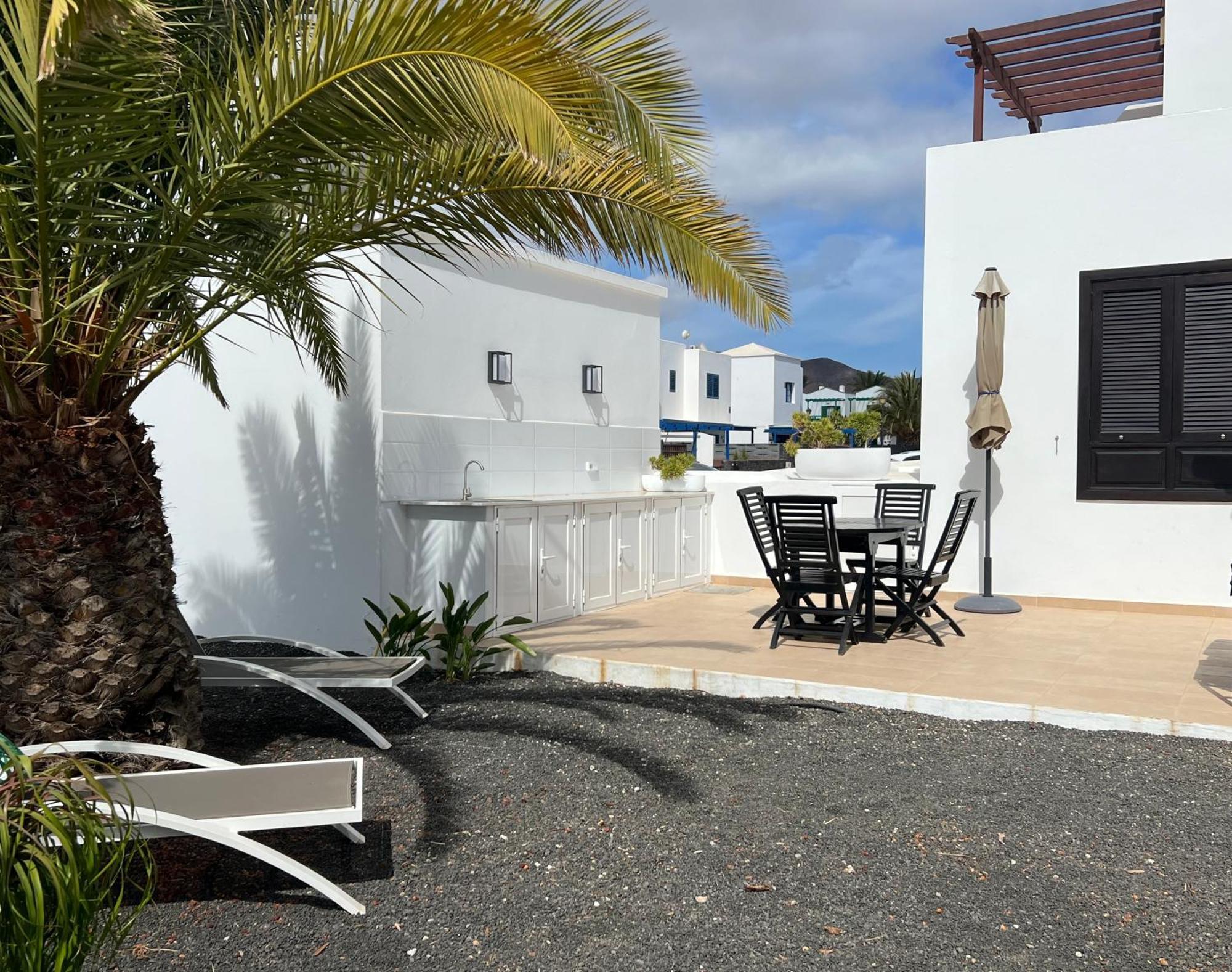 Lovely Casa Felicidad, Swimming Pool, Wifi X Private Garden Playa Blanca  Exteriör bild