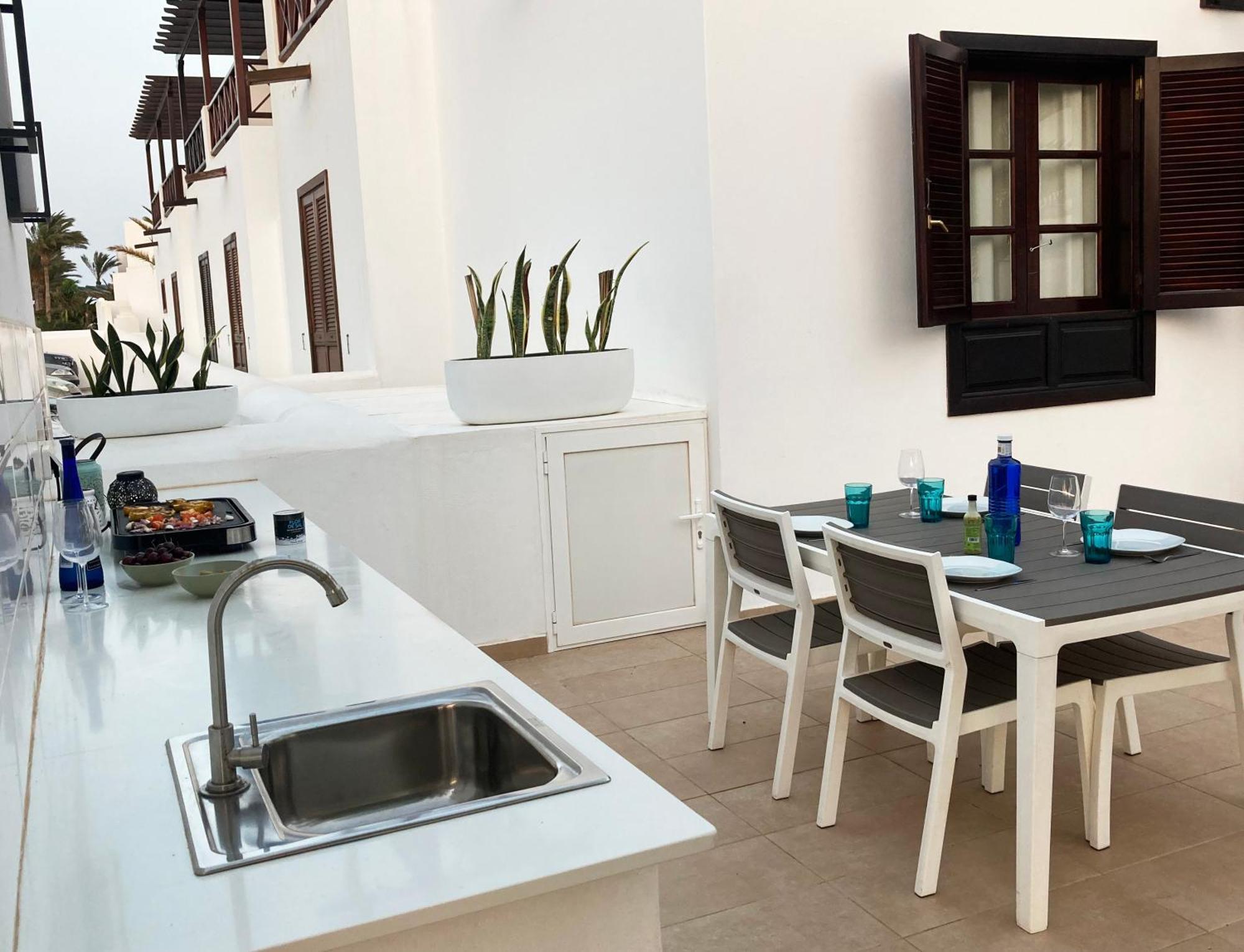 Lovely Casa Felicidad, Swimming Pool, Wifi X Private Garden Playa Blanca  Exteriör bild
